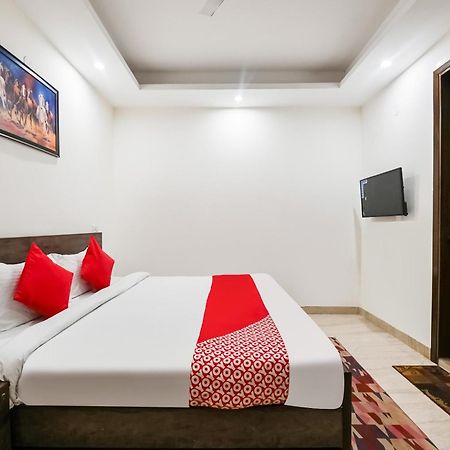 Hotel O Premium Rooms Chhatarpur New Delhi Eksteriør bilde