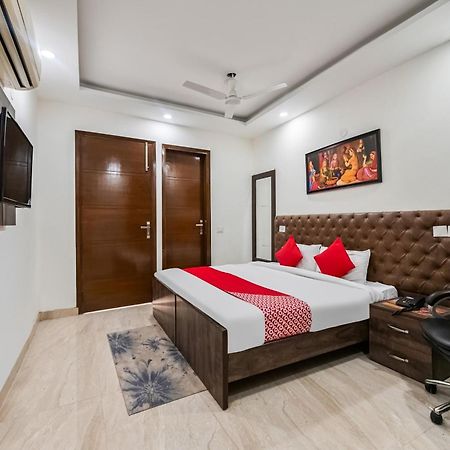 Hotel O Premium Rooms Chhatarpur New Delhi Eksteriør bilde