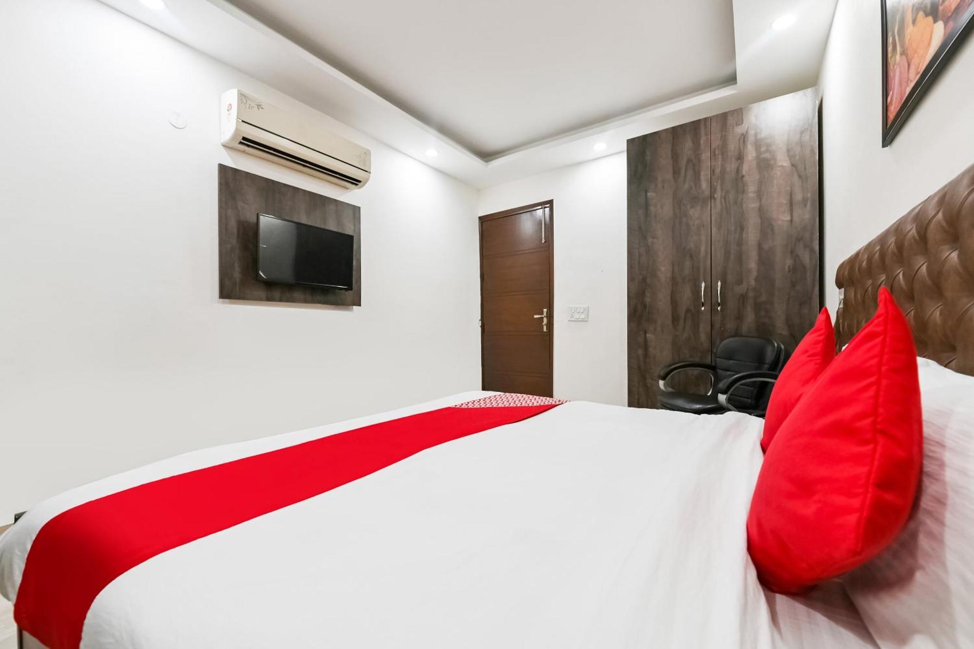 Hotel O Premium Rooms Chhatarpur New Delhi Eksteriør bilde