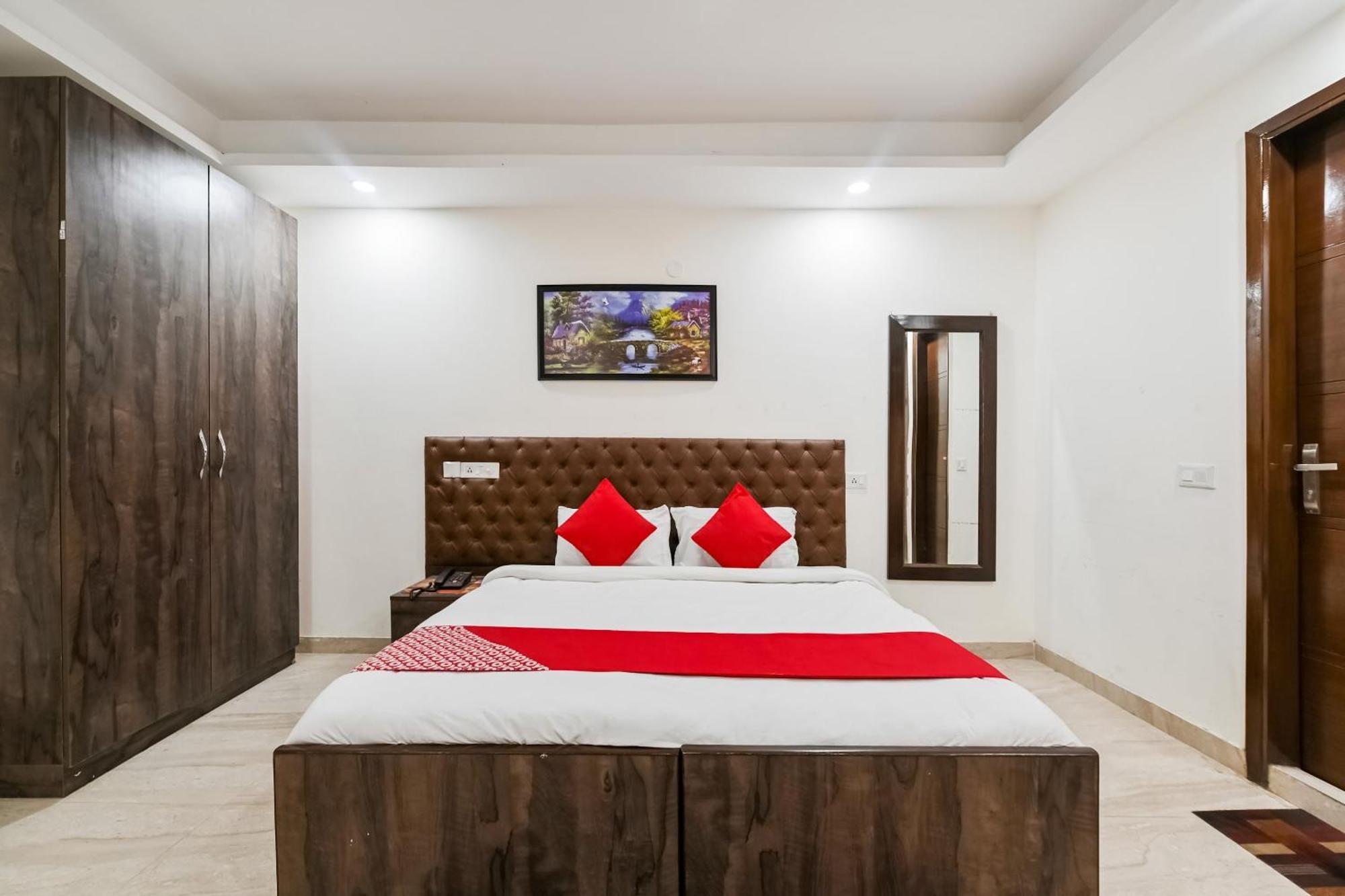 Hotel O Premium Rooms Chhatarpur New Delhi Eksteriør bilde