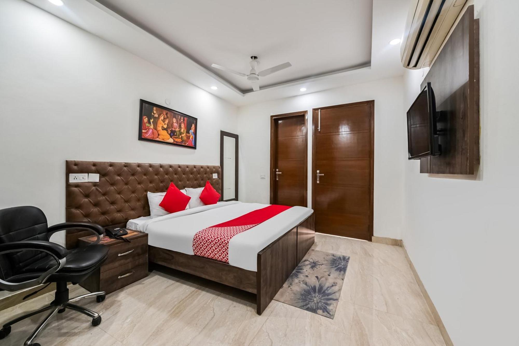 Hotel O Premium Rooms Chhatarpur New Delhi Eksteriør bilde