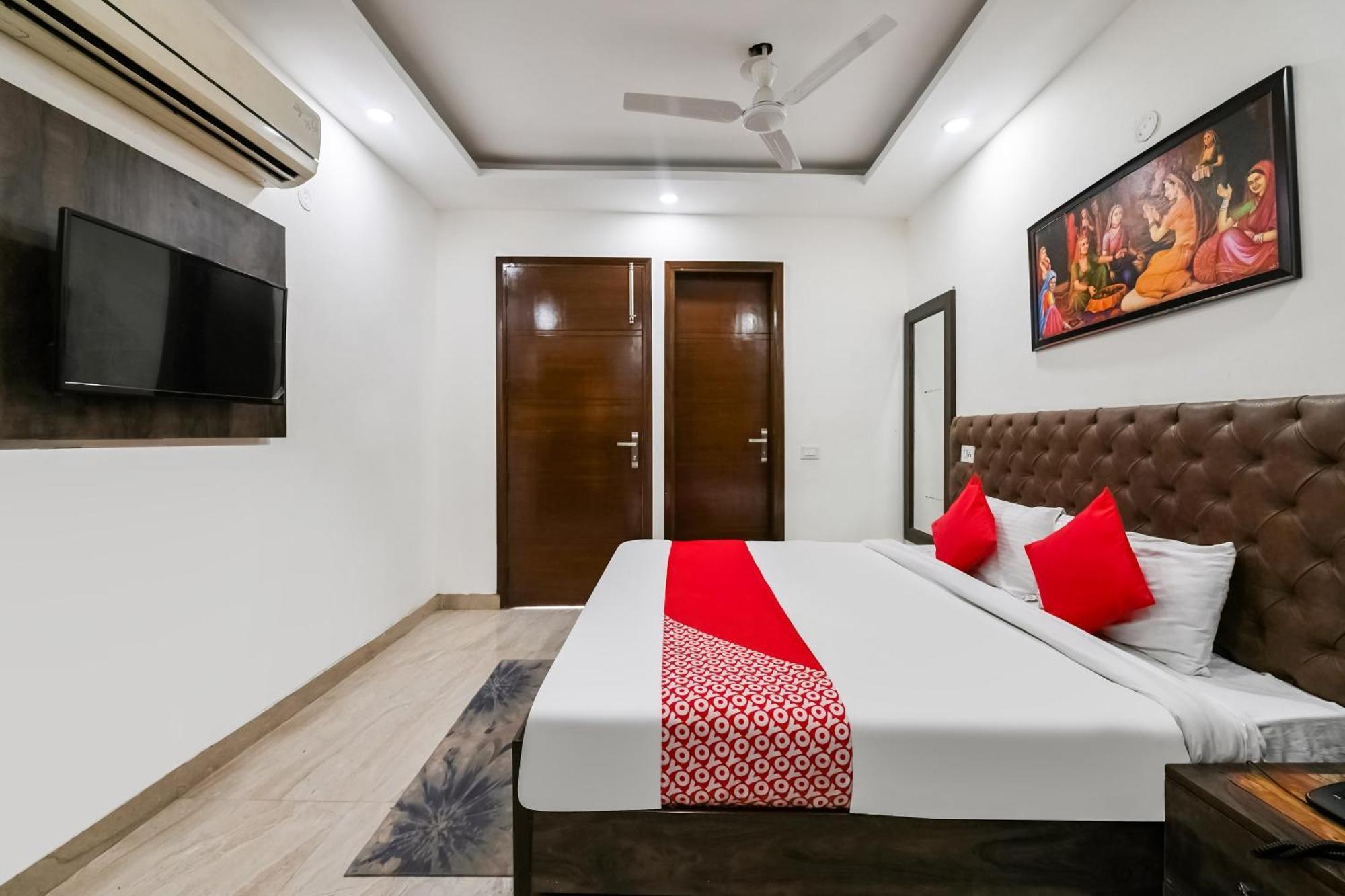 Hotel O Premium Rooms Chhatarpur New Delhi Eksteriør bilde