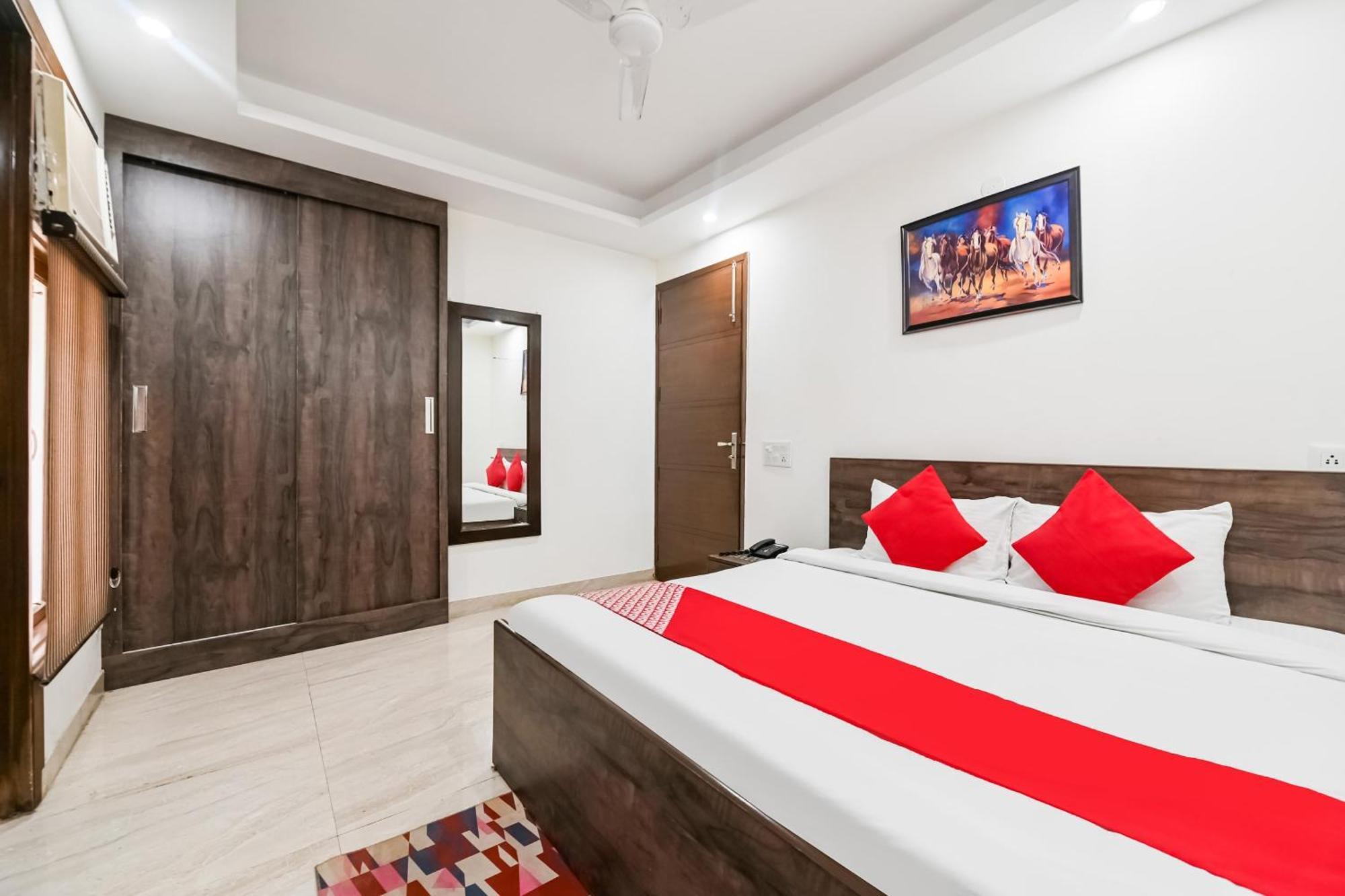 Hotel O Premium Rooms Chhatarpur New Delhi Eksteriør bilde