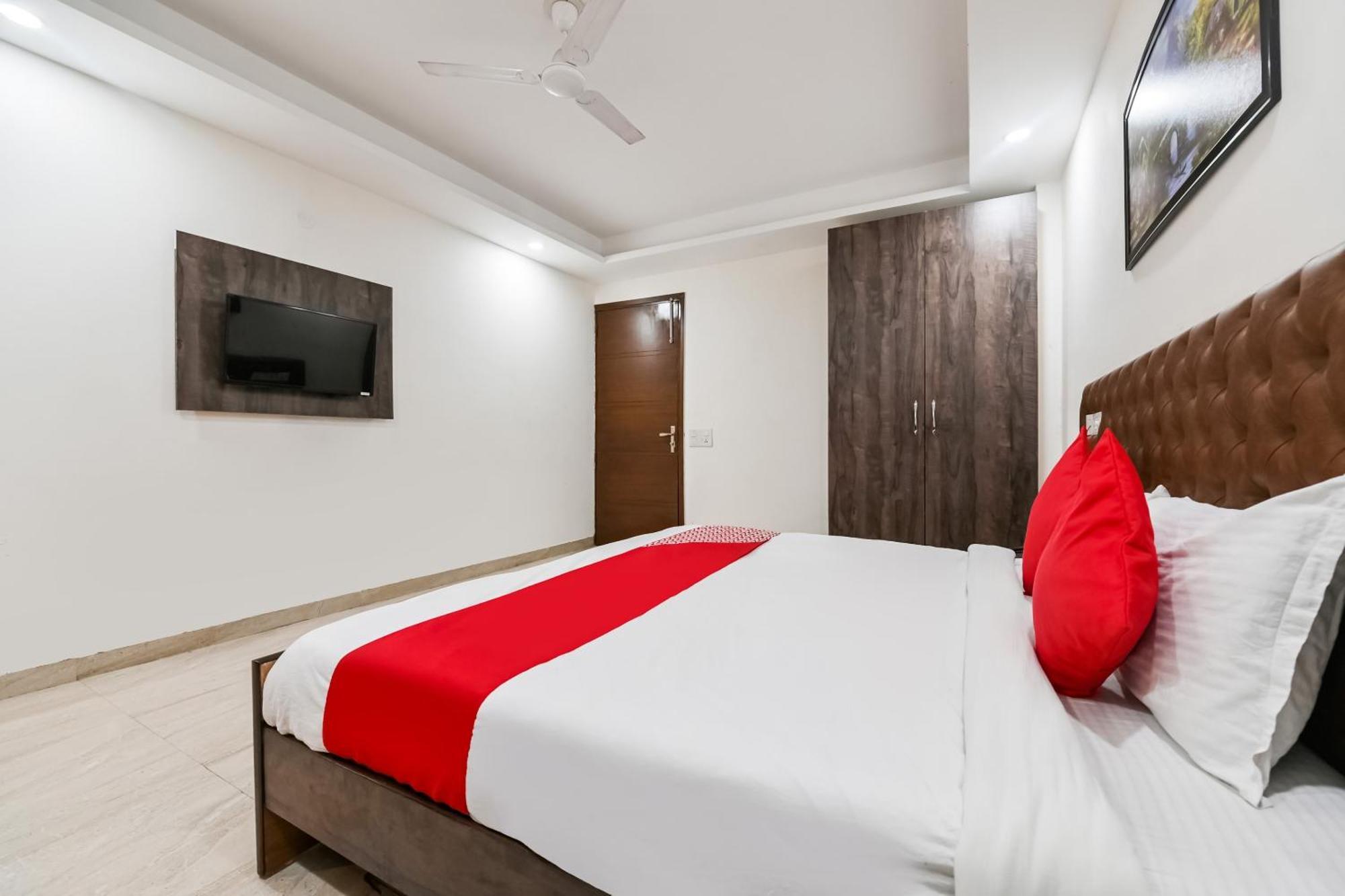 Hotel O Premium Rooms Chhatarpur New Delhi Eksteriør bilde