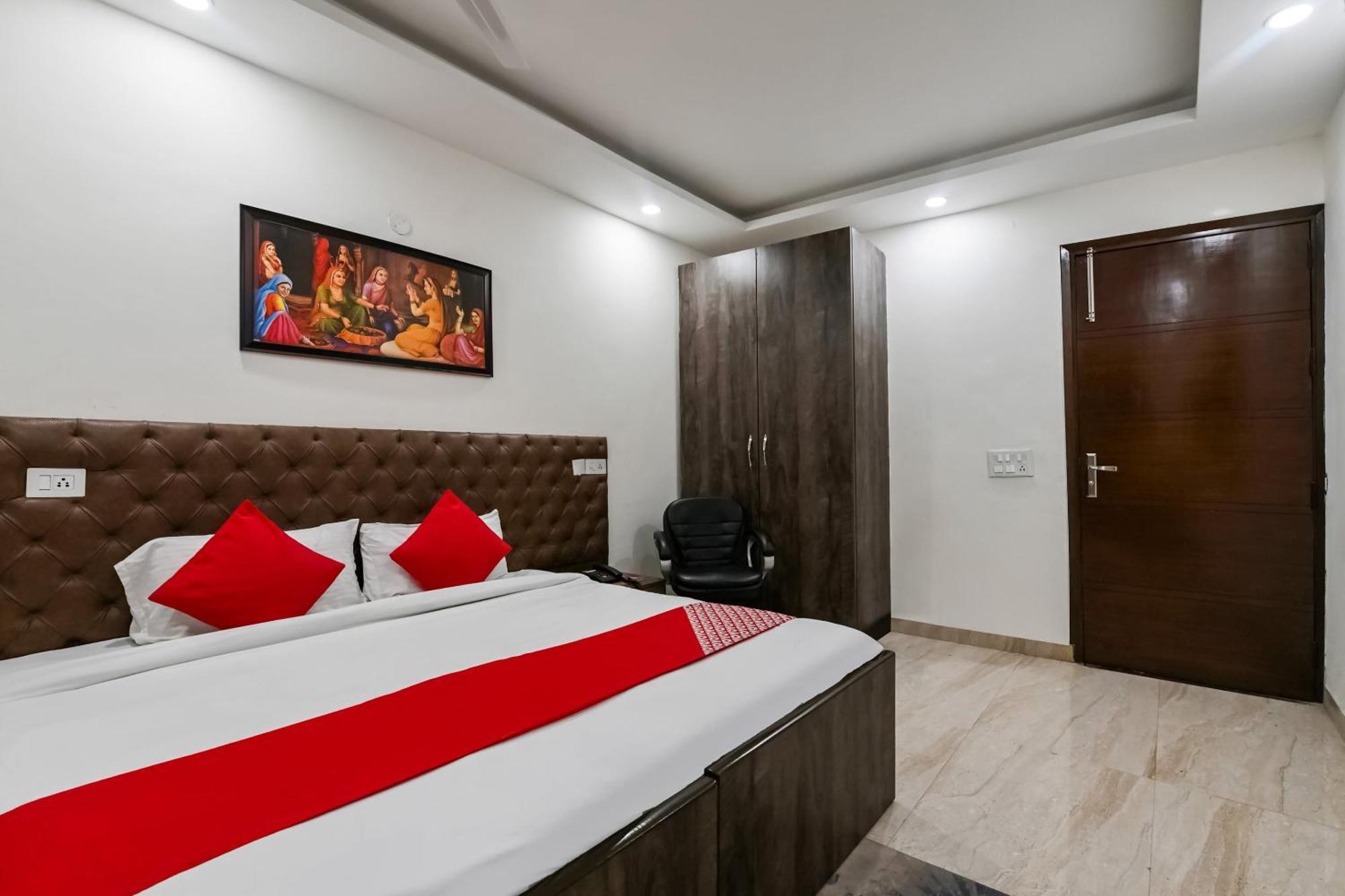 Hotel O Premium Rooms Chhatarpur New Delhi Eksteriør bilde