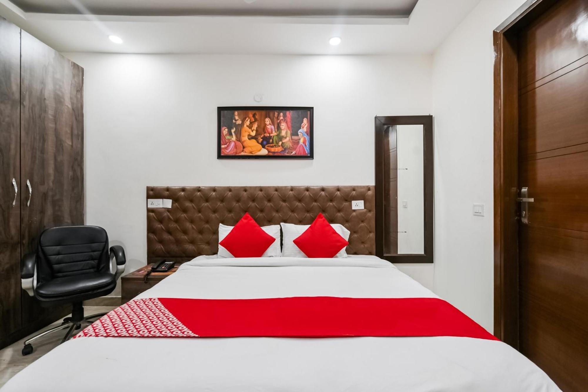 Hotel O Premium Rooms Chhatarpur New Delhi Eksteriør bilde